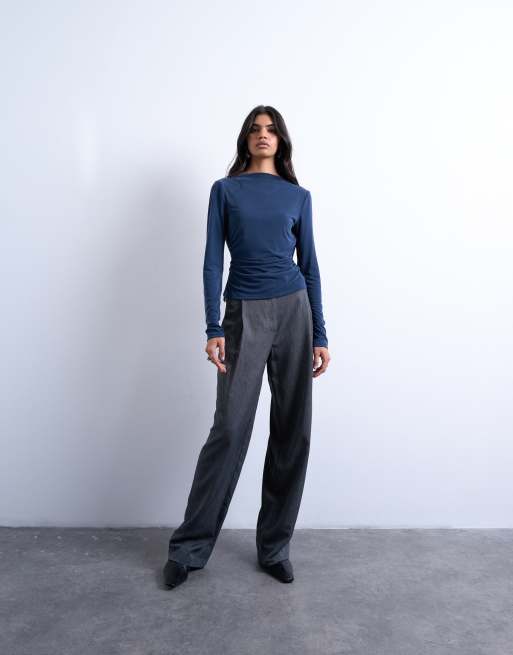 Topshop - Top a maniche lunghe in cupro blu navy con scollo ad anello sul retro, 4 di 4