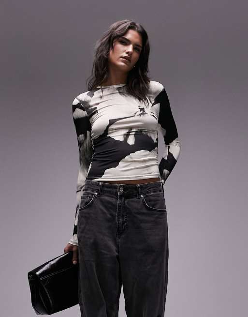 Topshop - Top a maniche lunghe in microfibra monocromatico con stampa a fiori grandi