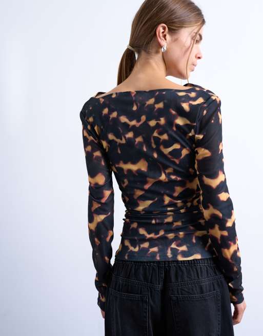 Topshop - Top a maniche lunghe in rete nero con stampa tartarugata e scollo ad anello, 4 di 4