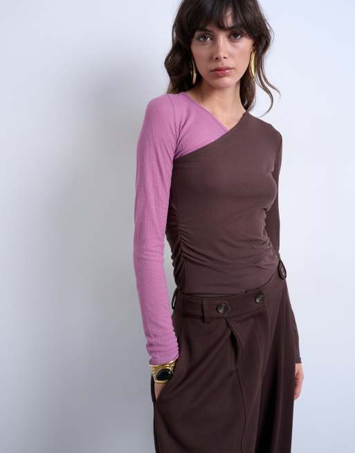 Topshop - Top a maniche lunghe rosa e color cioccolato a coste a doppio strato premium trasparente con scollo a V