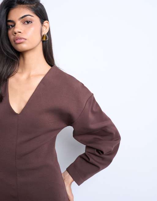 Topshop - Top a tunica in tessuto interlock color cioccolato con scollo a V e maniche voluminose, 3 di 4