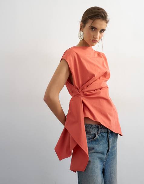 Topshop - Top color siena tostado con cuello barco y detalle retorcido en el lateral - view 1