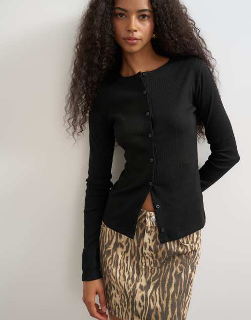 Topshop - top de manga larga con botones en negro, 3 de 4