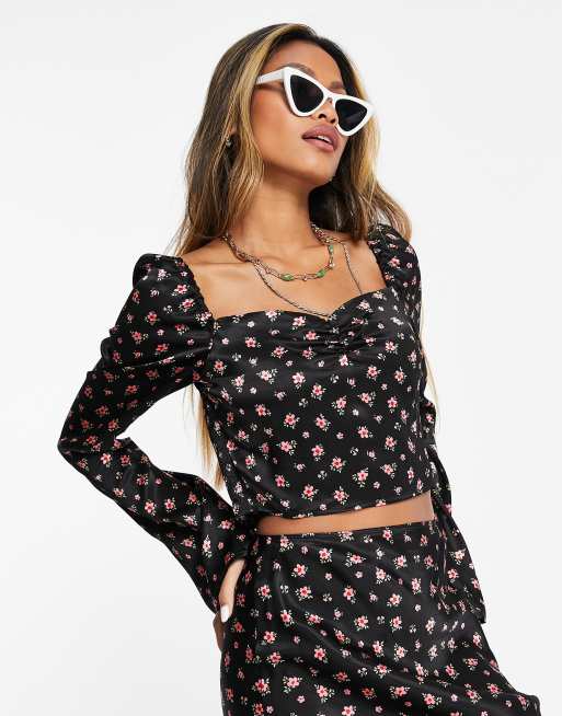 Topshop - Top manches longues en satin fleuri - Noir et rose