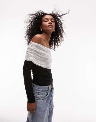 Topshop - Top manches longues transparent à encolure Bardot et effet color block - Taupe