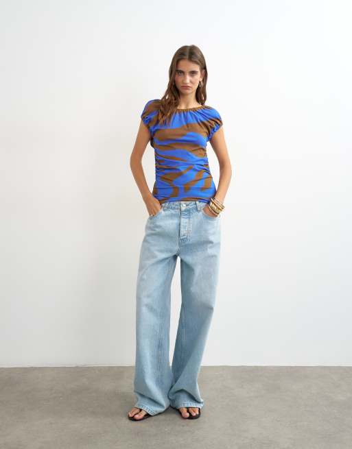 Topshop - Top marrone a righe con cut-out e arricciatura sul retro, 3 di 5