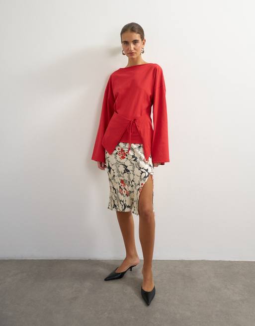 Topshop Top mit U-Boot-Ausschnitt und Bindung vorn in Rot, 2 von 4