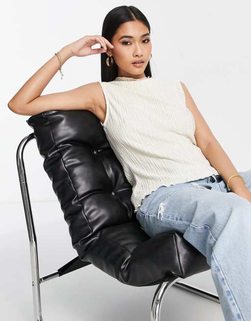 Topshop - Top plissé senza maniche con scollo ad anello color pietra