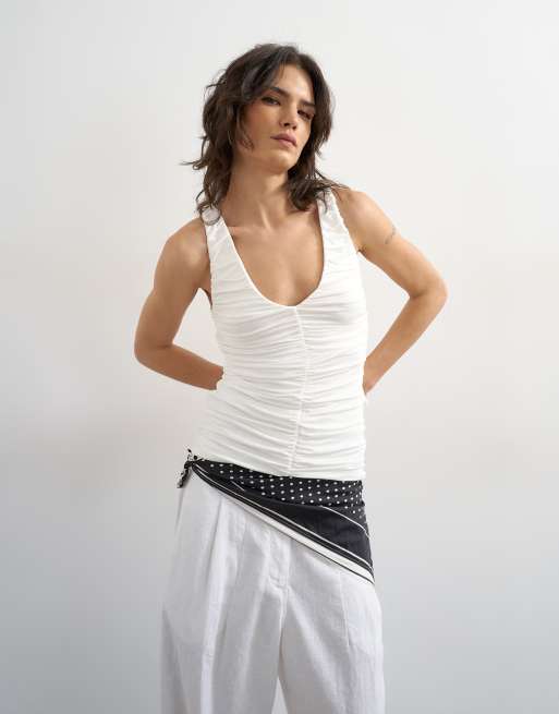 Topshop - Top senza maniche arricciato con scollo a V color avorio