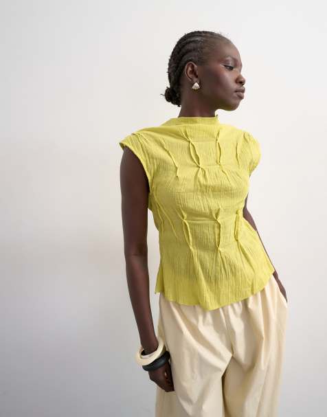 Topshop - Top senza maniche in tessuto stropicciato verde con pinces - view 1