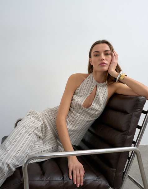 Topshop – Top z tkaniny w czarne paski z dekoltem typu halter i łezką - view 1