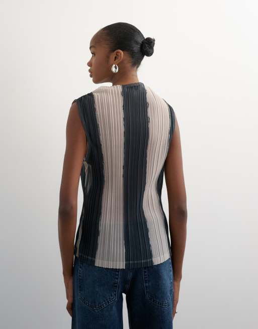 Topshop top z wysokim kołnierzem plissé w mono, 3 z 4