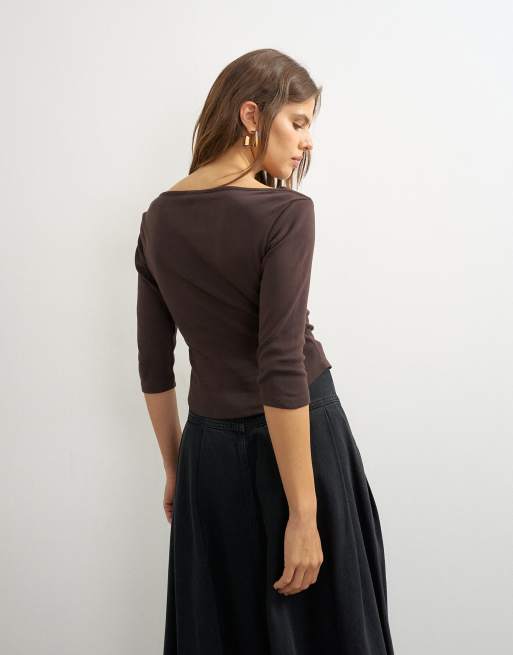 Topshop topp med båtringning och rundad nederkant i chokladbrun, 4 av 4