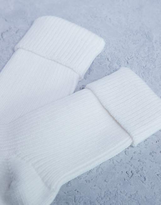 Topshop - Tot - Geribbelde knusse sokken voor laarzen in wit, 2 van 3