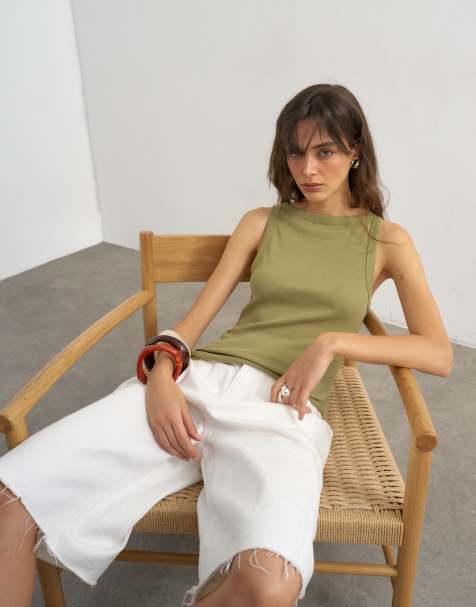 Topshop – Trägertop in Khaki mit U-Boot-Ausschnitt und Ringerrücken - view 1