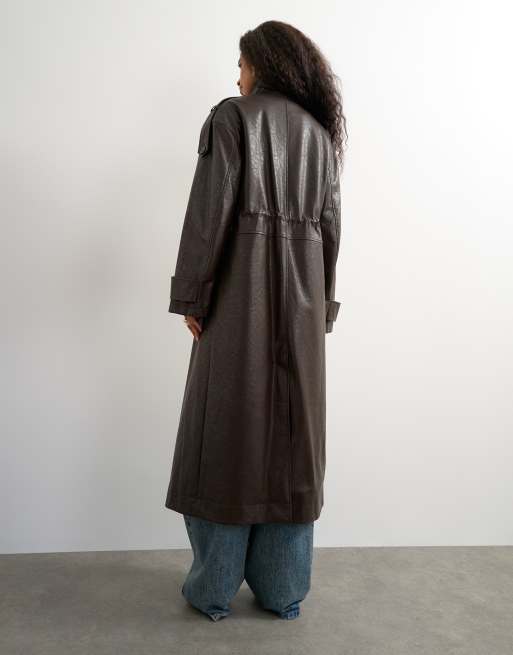 Topshop Trenchcoat aus Kunstleder in Longline mit Taillengürtel in Braun, 2 von 4