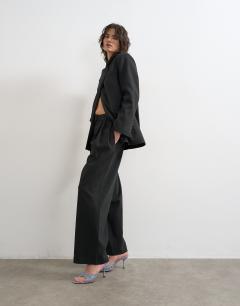 Triple pleat trouser in black