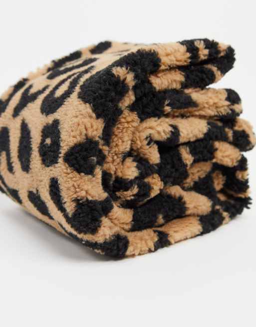 Topshop - Tørklæde i imiteret lammeskind med leopardprint, 4 af 4