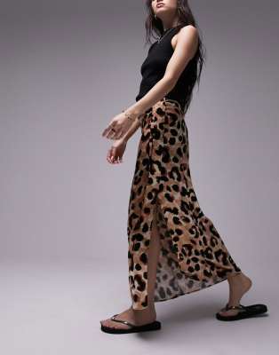 tuck split midi skirt in leopard print-Multi