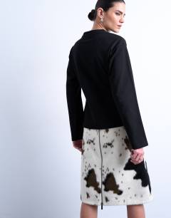 Model wearing Tuck waist long sleeve tee in black