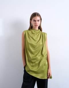 Tunic tuck sleeveless top in green