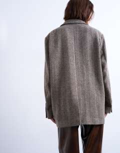 Model wearing Twill heritage blazer with wool in multi