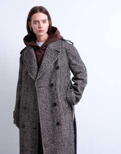 Model wearing Twill super longline belted coat with wool in multi