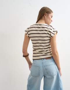 Model wearing Twist detail stripe t-shirt in ecru and chocolate