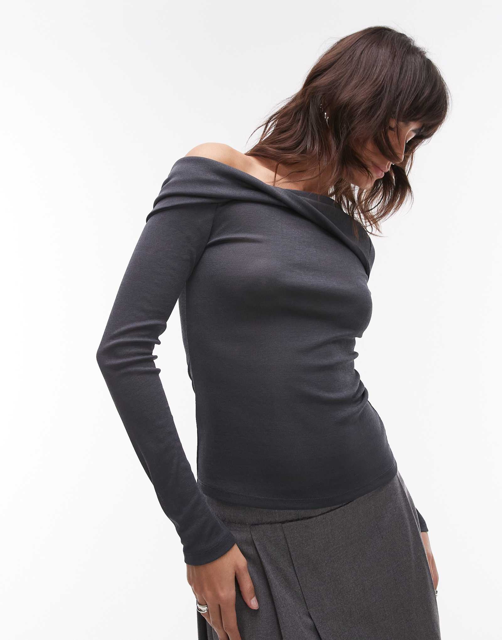 Топ Topshop twist с открытыми плечами серого цвета