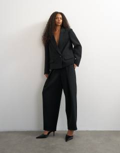 Model wearing Ultimate blazer in black