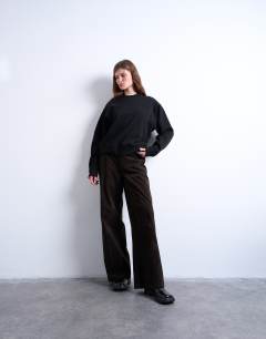 Model wearing Ultimate sweat in black