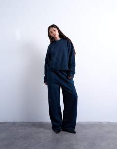 Model wearing Ultimate sweat in dark navy