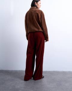 Model wearing Velvet mid rise tie waist wide leg jogger in tobacco