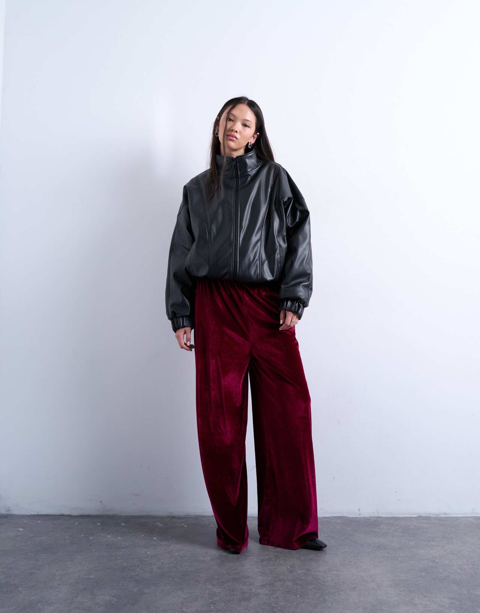 Бархатные брюки с широкими штанинами от Topshop бордового цвета