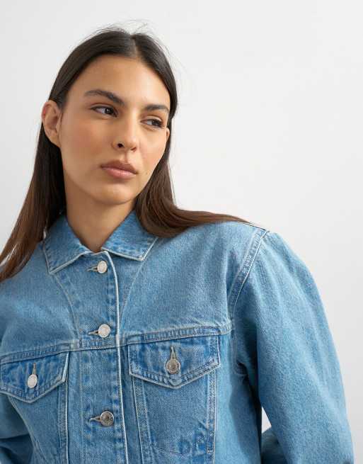 Topshop - Veste courte en jean à épaulettes - Délavé, 3 de 4