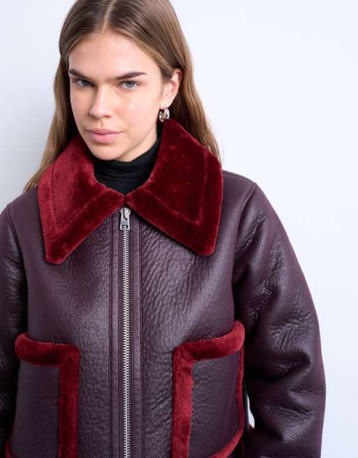 Topshop - Veste courte en similicuir à détails rouges imitation peau de mouton, 3 de 4