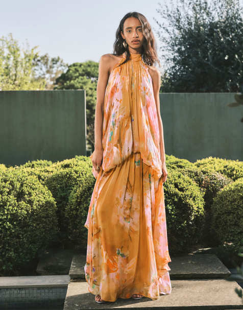 Topshop - Vestido largo estilo blusón con cuello halter, espalda al aire y cola con estampado floral pintado a mano de viscosa premium - view 1