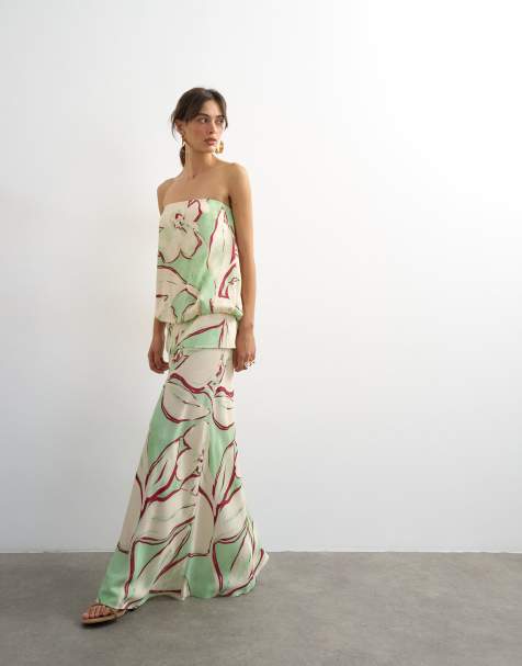 Topshop - vestido maxi bandeau de satén con cintura caída y blusón de flores verde - view 1