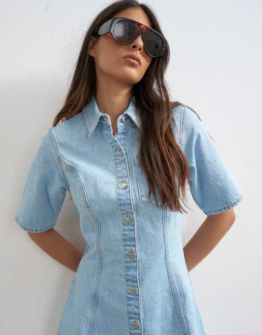 Topshop - Vestito corto in denim candeggiato a maniche corte con bottoni