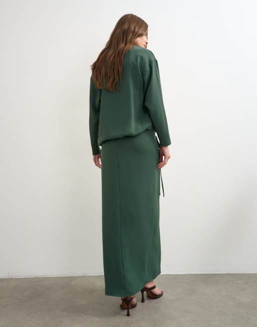 Topshop vestito maxi blouson con scollo profondo e vita annodata verde scuro, 4 di 4