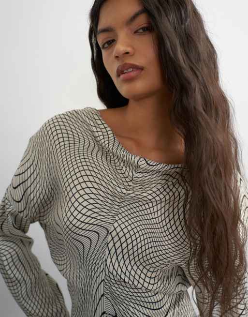 Topshop vestito maxi blouson in satin con scollo ampio morbido e stampa ondulata monocromatica, 2 di 4