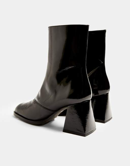 Topshop – Vinnie – Lackstiefel mit runder Zehenpartie und Blockabsatz in Schwarz, 3 von 4