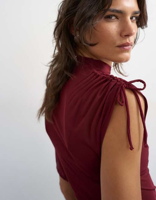 Topshop – Vinröd, enaxlad topp i mesh med rysch, 3 av 4