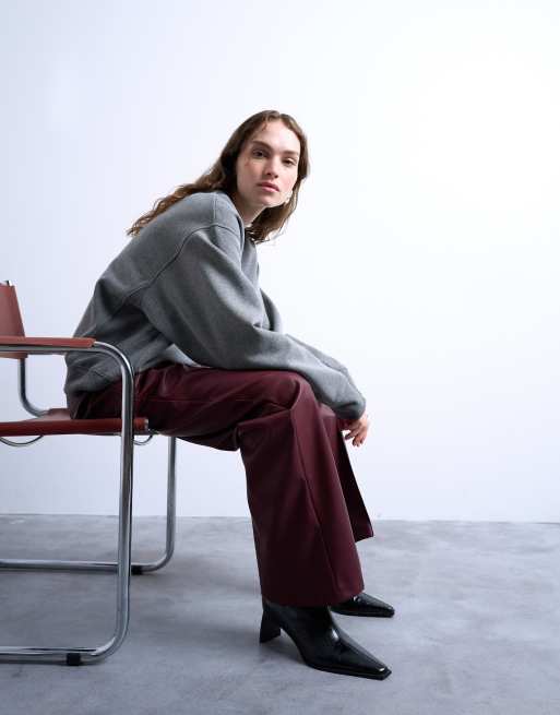 Topshop – Vinröda, vida mjukisbyxor i läderimitation med stråveck, 4 av 5