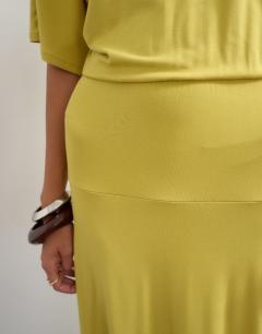 Model wearing Viscose blend jersey dropped waist maxi dress in lime