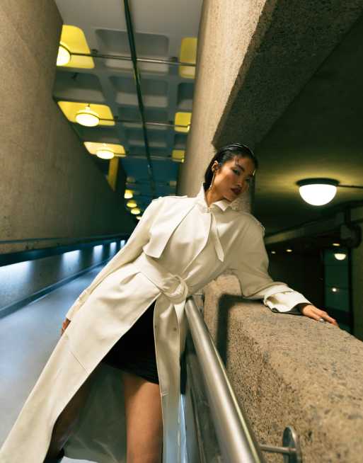 Topshop – Vit lång trenchcoat i 80-talsstil och läderimitation
