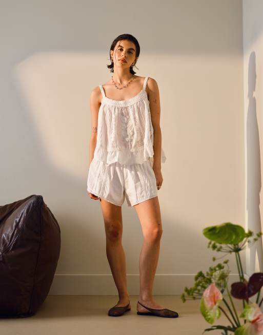 Topshop – Vita, korta shorts med broderier, del av set, 2 av 5