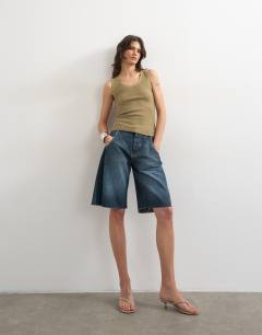Model wearing Waffle vest in khaki