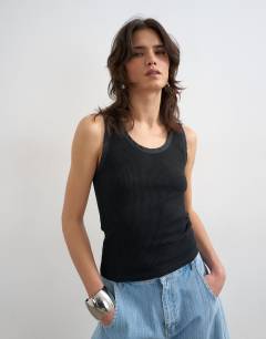 Waffle vest in washed black