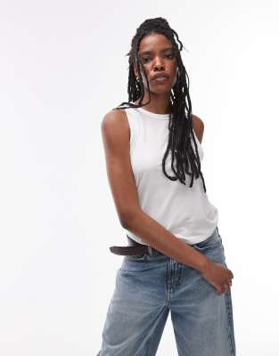 Topshop - Weiches Tanktop in Weiß mit lockerem Schnitt